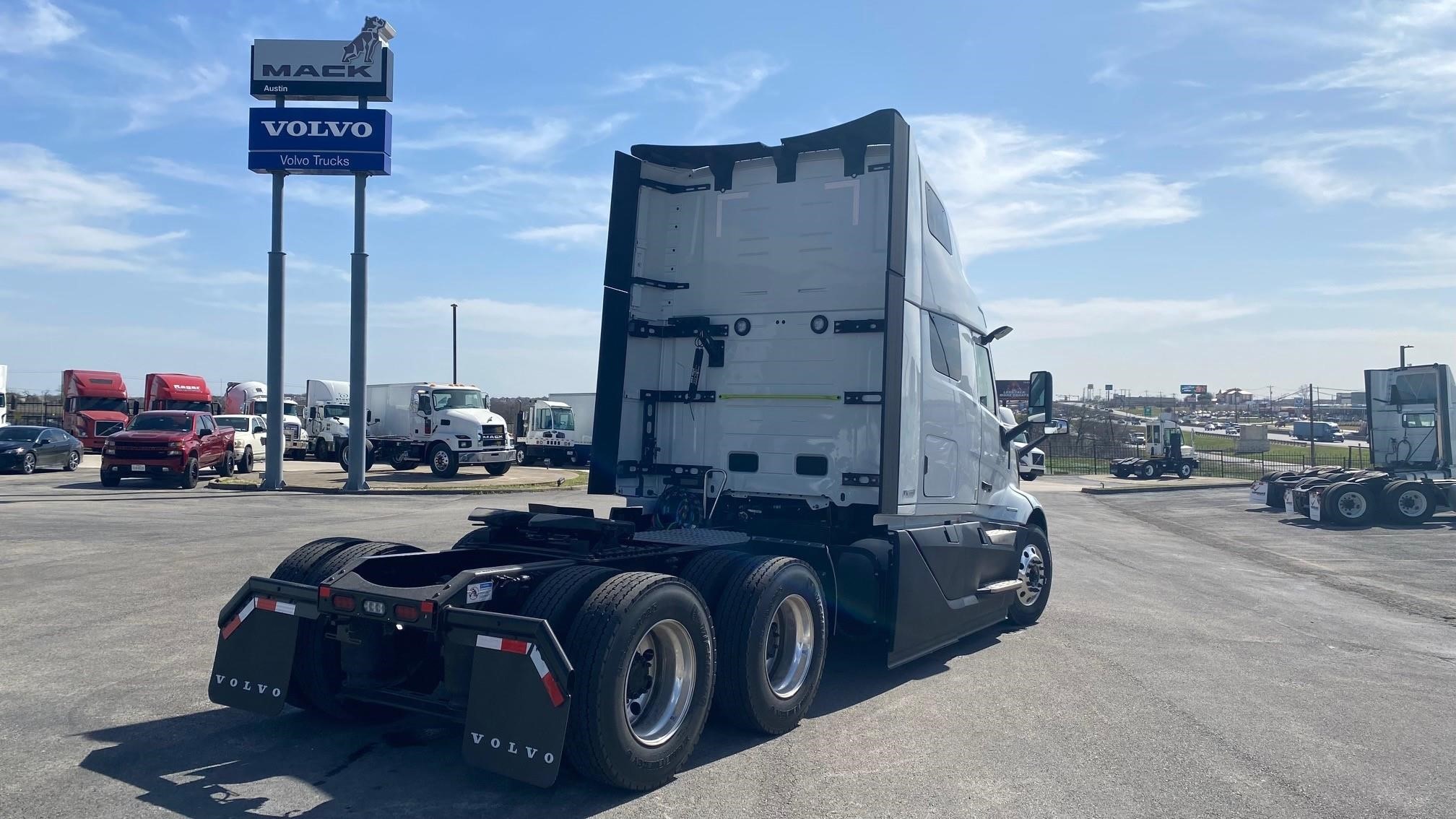 2025 VOLVO VNL64T660 - image 6 of 6