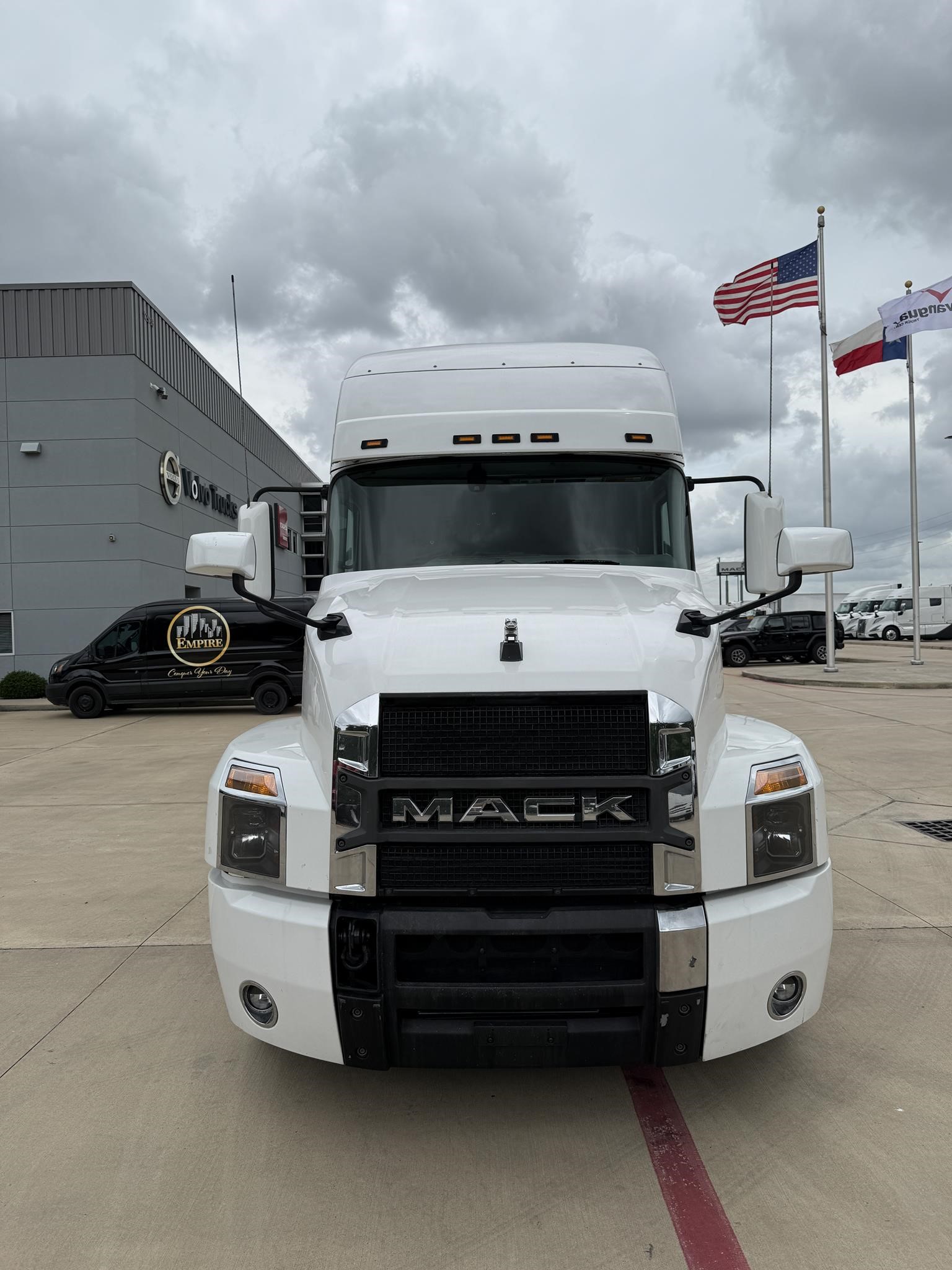 2023 MACK ANTHEM 64T - image 2 of 6