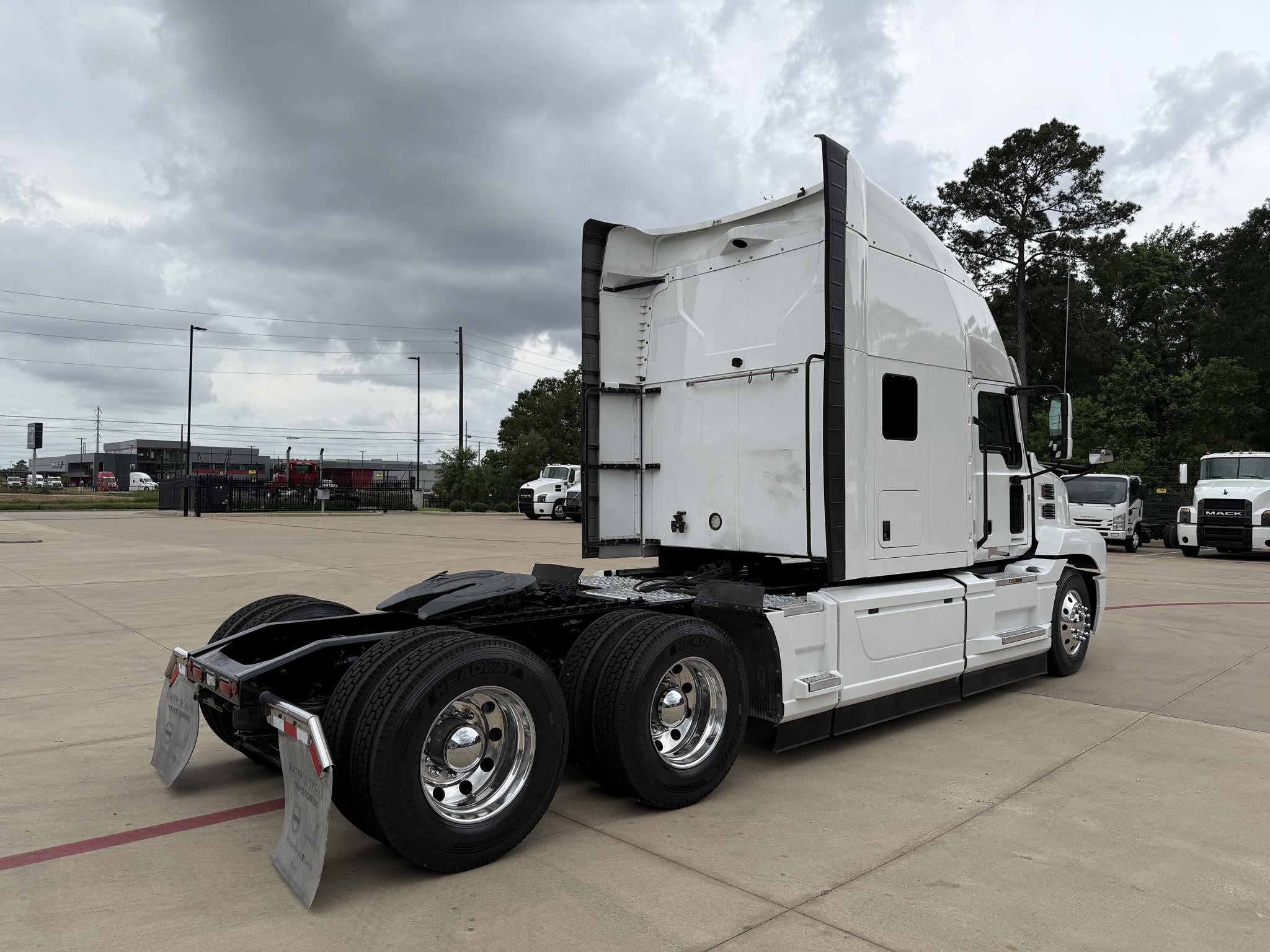 2023 MACK ANTHEM 64T - image 5 of 6