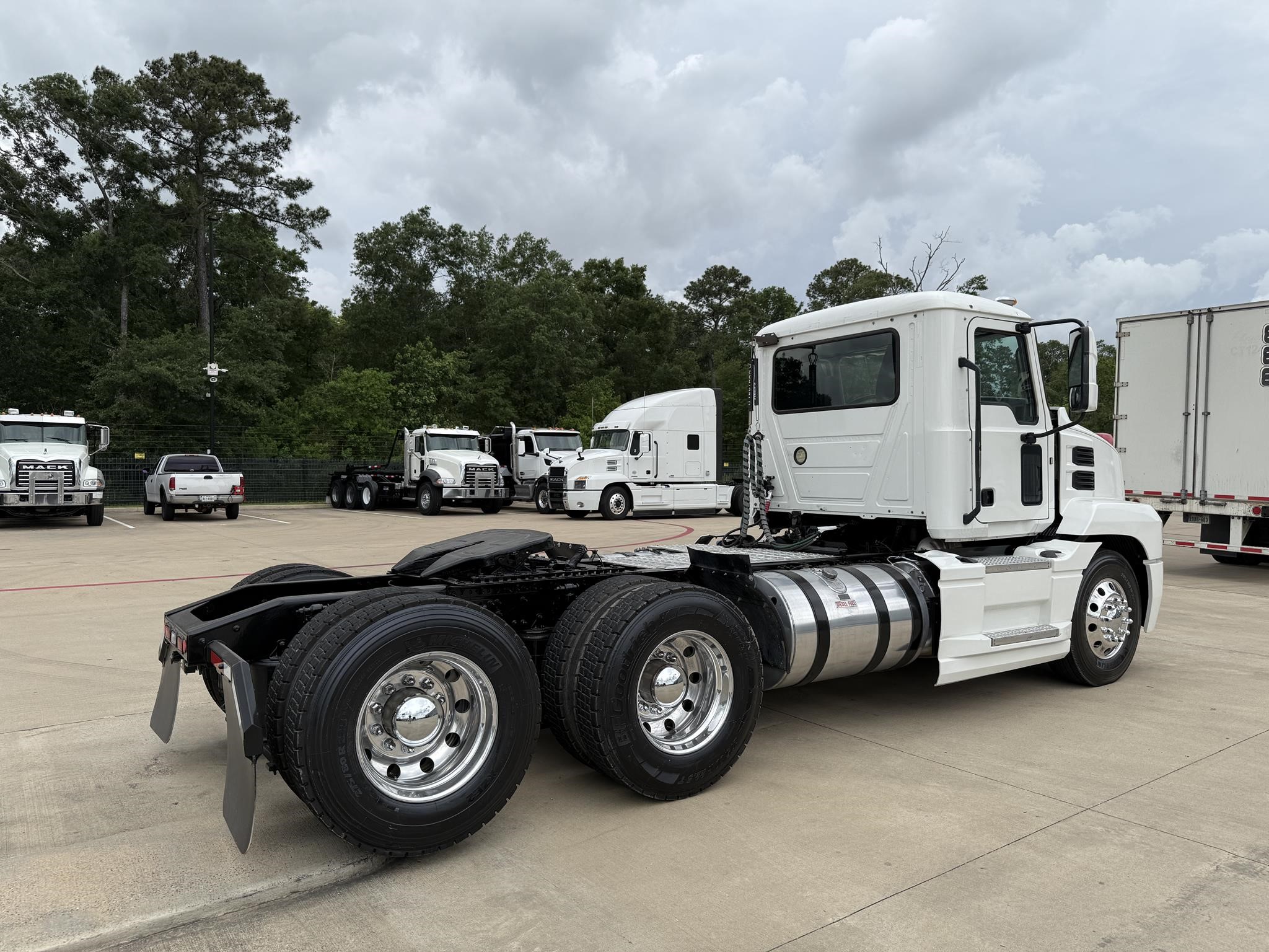 2019 MACK ANTHEM 64T - image 5 of 6