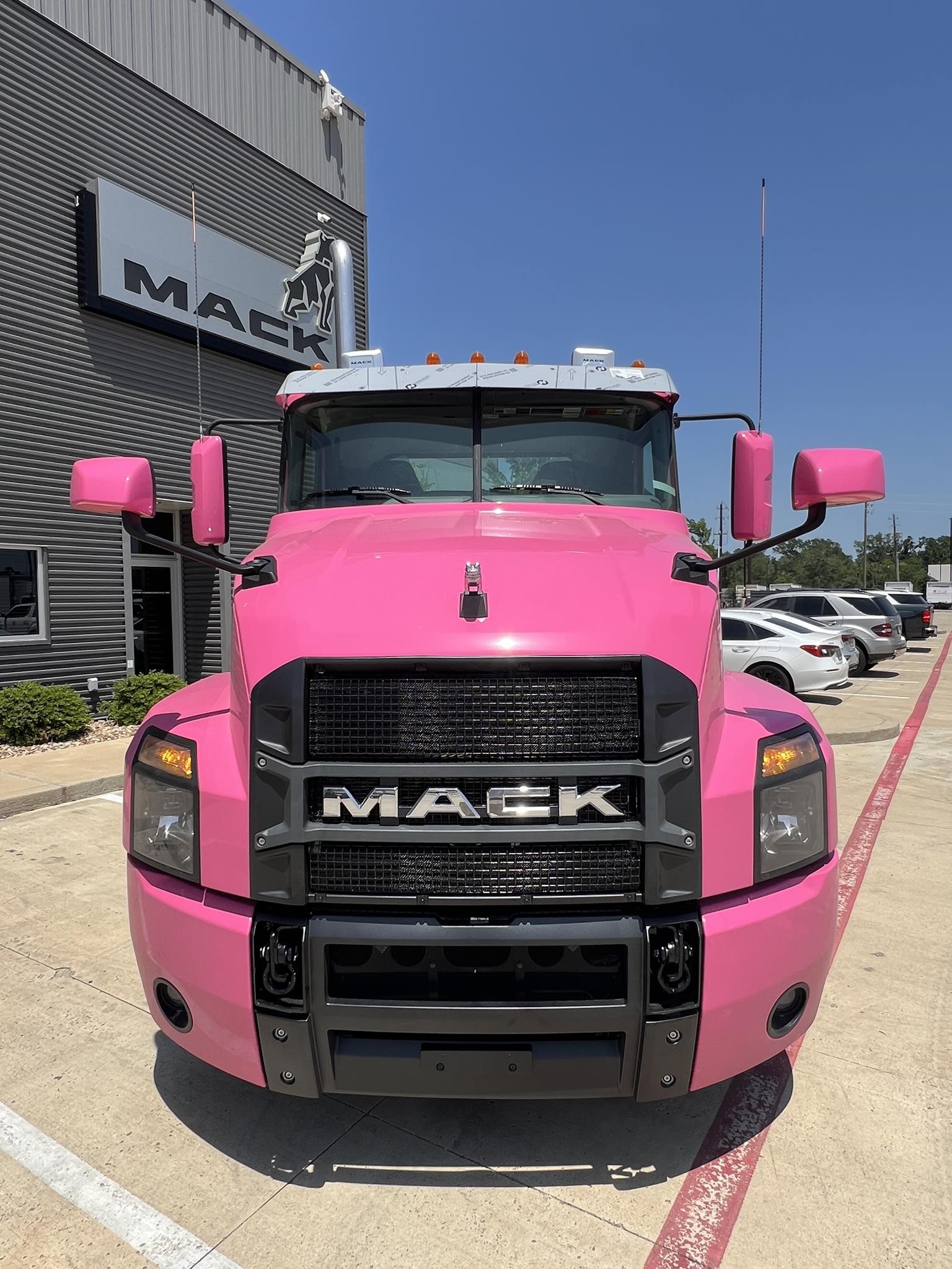 2026 MACK ANTHEM 64T - image 2 of 6