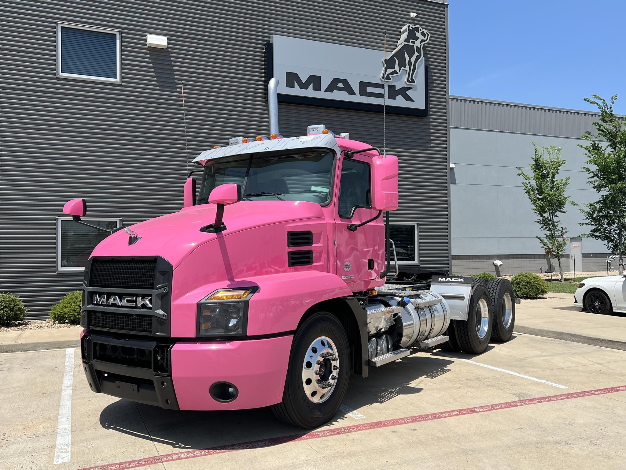 2026 MACK ANTHEM 64T - image 1 of 6