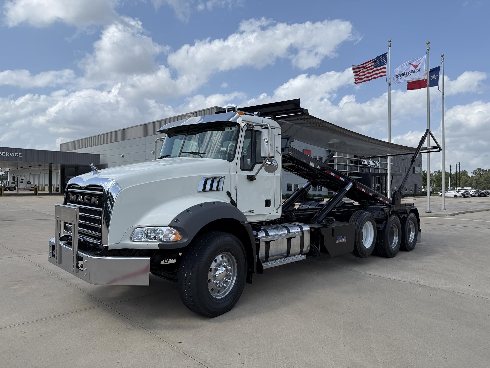 2019 MACK GRANITE GU813 - image 1 of 6